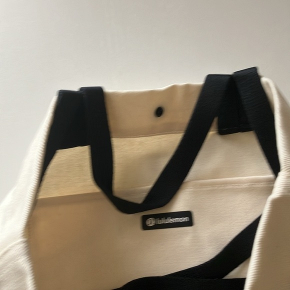 Lululemon Double Handle Canvas Tote Bag (NWT) - Picture 9 of 11